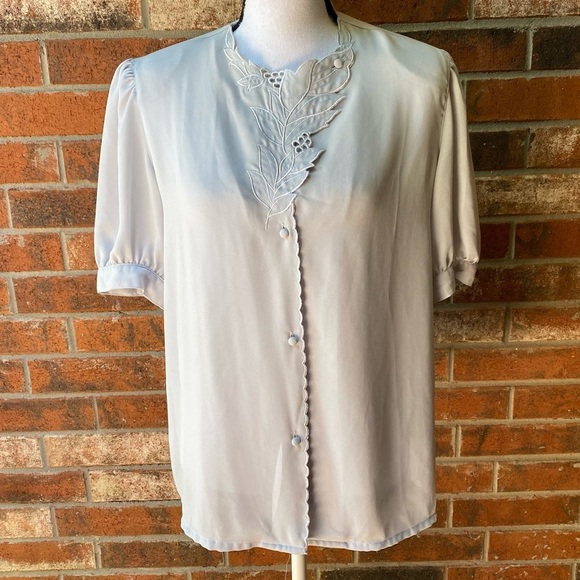 La Blouse Sheer Embroidered Gray Short Sleeve Top - Picture 10 of 10